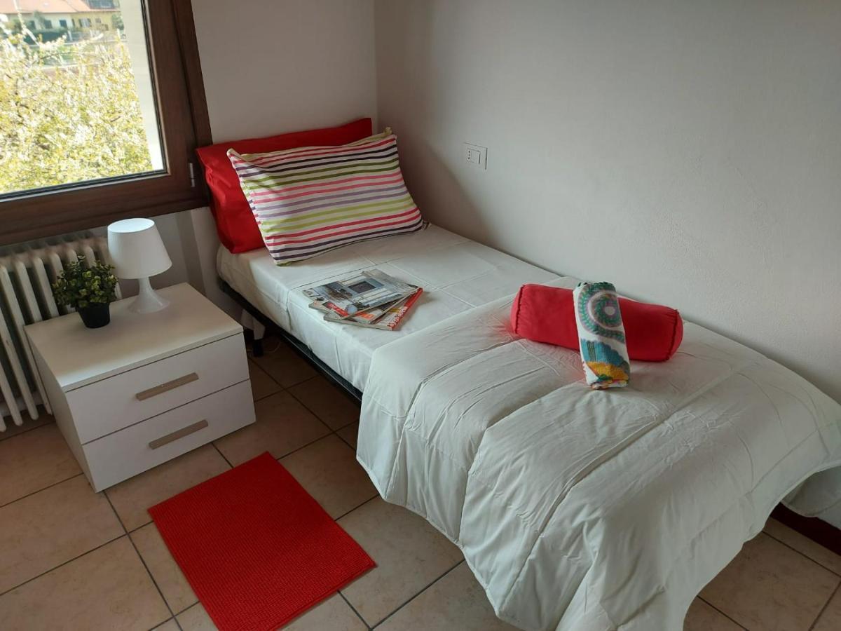 Bnbook Casa Dei Peschi - Lago Di Monate Cadrezzate Luaran gambar